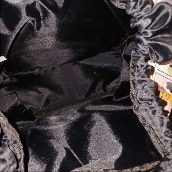 FRIDA KAHLO BACKPACK
Artistic Portrait Print Backpack - Picture 2 of 2